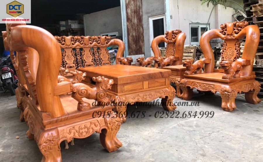 bàn ghế gõ đỏ chạm tay